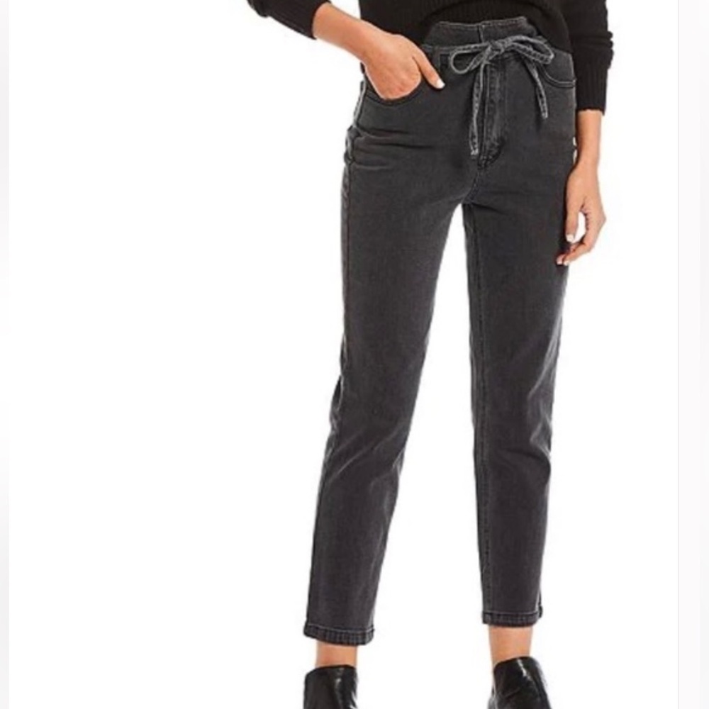 NWT Gianni Bini black straight leg denim belted paper bag jeans size 9